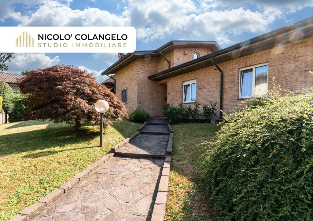 Maison de luxe à vendre à Cesate, 680 000 €, Photo 1