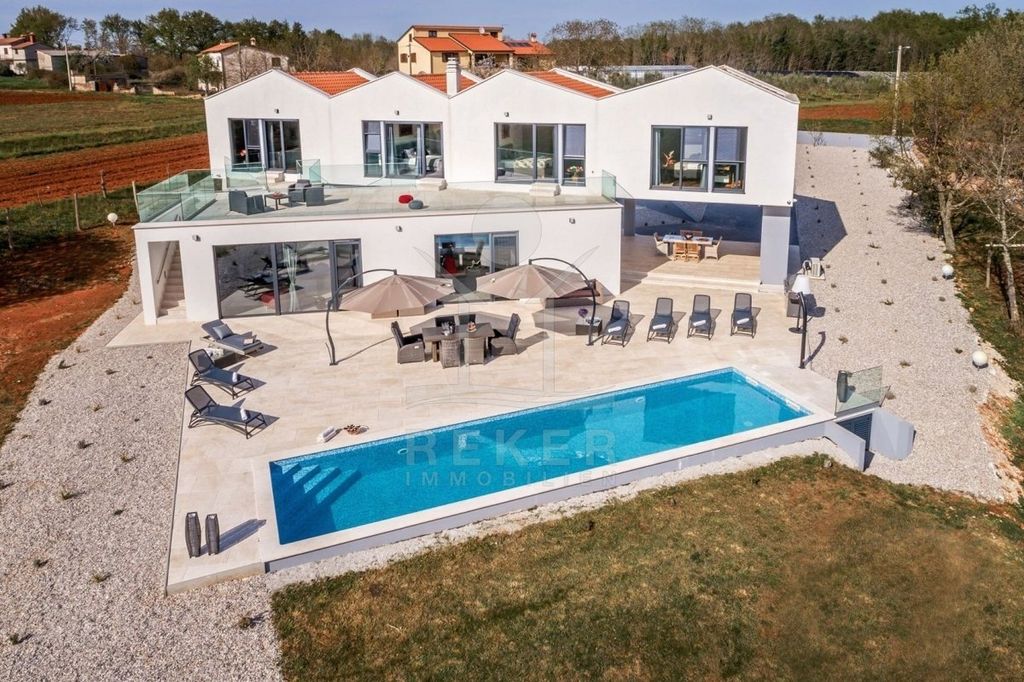 Maison de luxe à vendre à Porec, 1 199 990 €, Photo 1