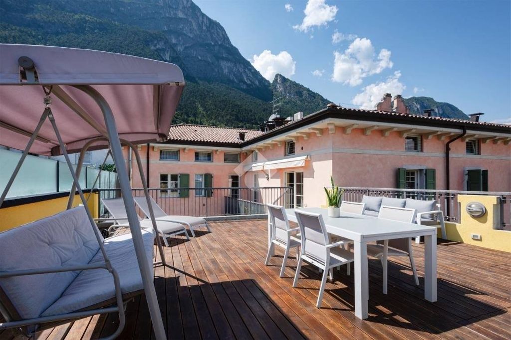 Luxury Apartment for sale in Riva Del Garda, 2 000 000 €, Photo 3