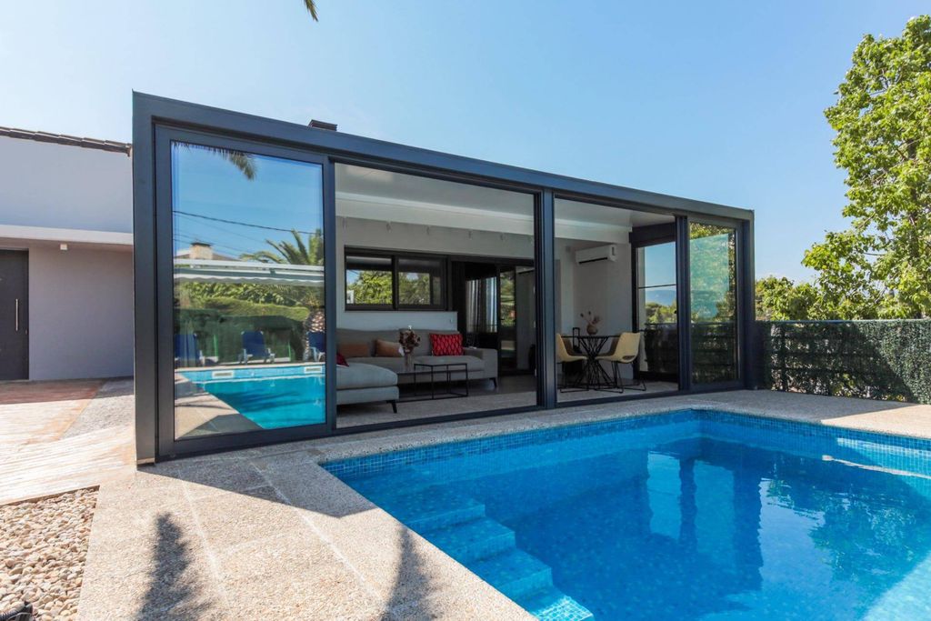 Luxury House for sale in Tortosa, 595 000 €, Photo 1