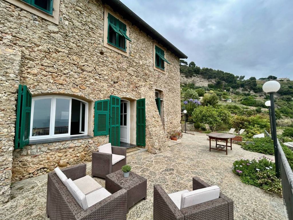 Maison de luxe à vendre à Ventimiglia, 680 000 €, Photo 1