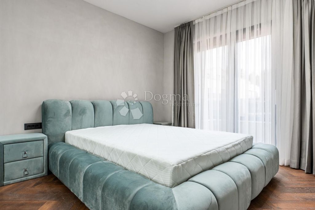 Luxury Apartment for sale in Rovinj, 749 000 €, Photo 5