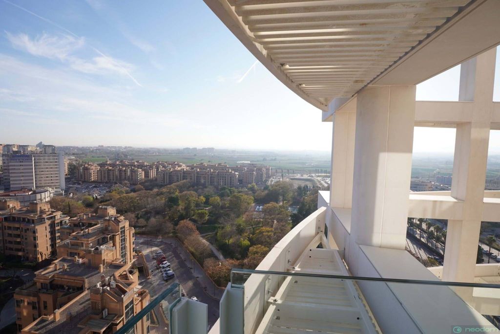 Luxury Apartment for sale in Valencia, 1 720 000 €, Photo 1