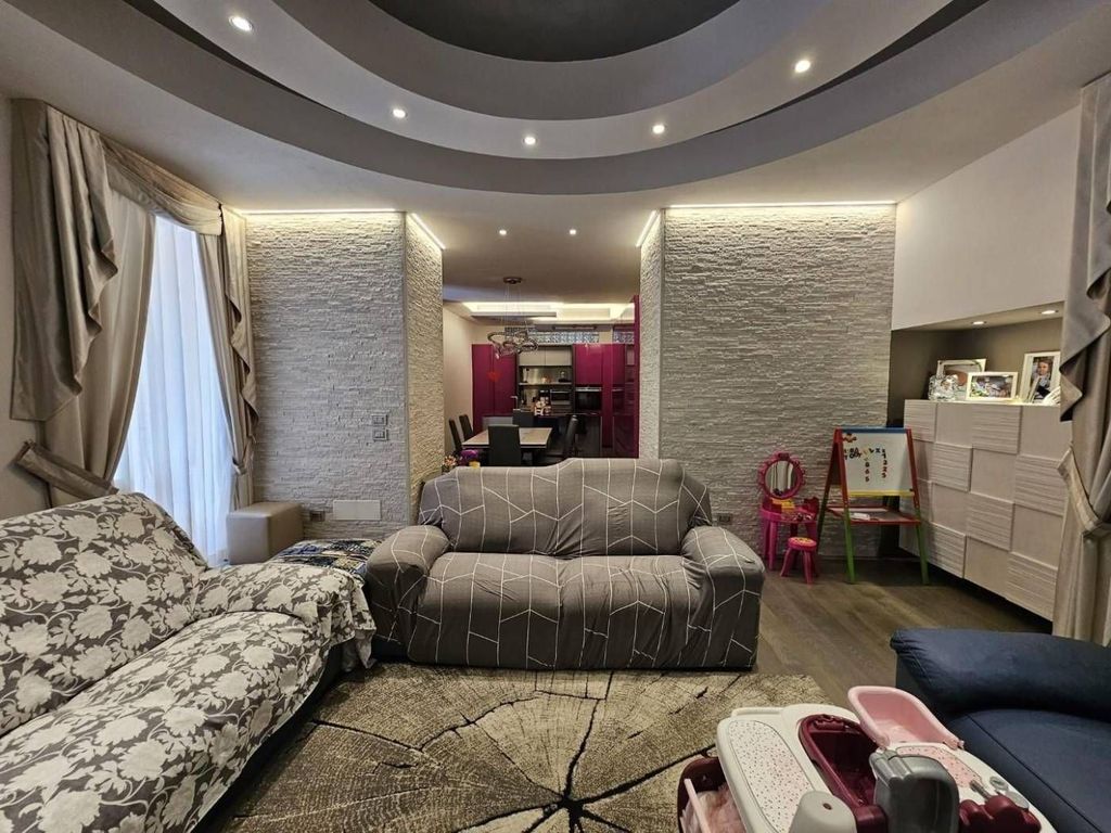 Luxury Apartment for sale in Siena, 1 000 000 €, Photo 2