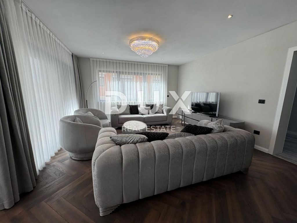Luxury Apartment for sale in Rovinj, 669 000 €, Photo 5