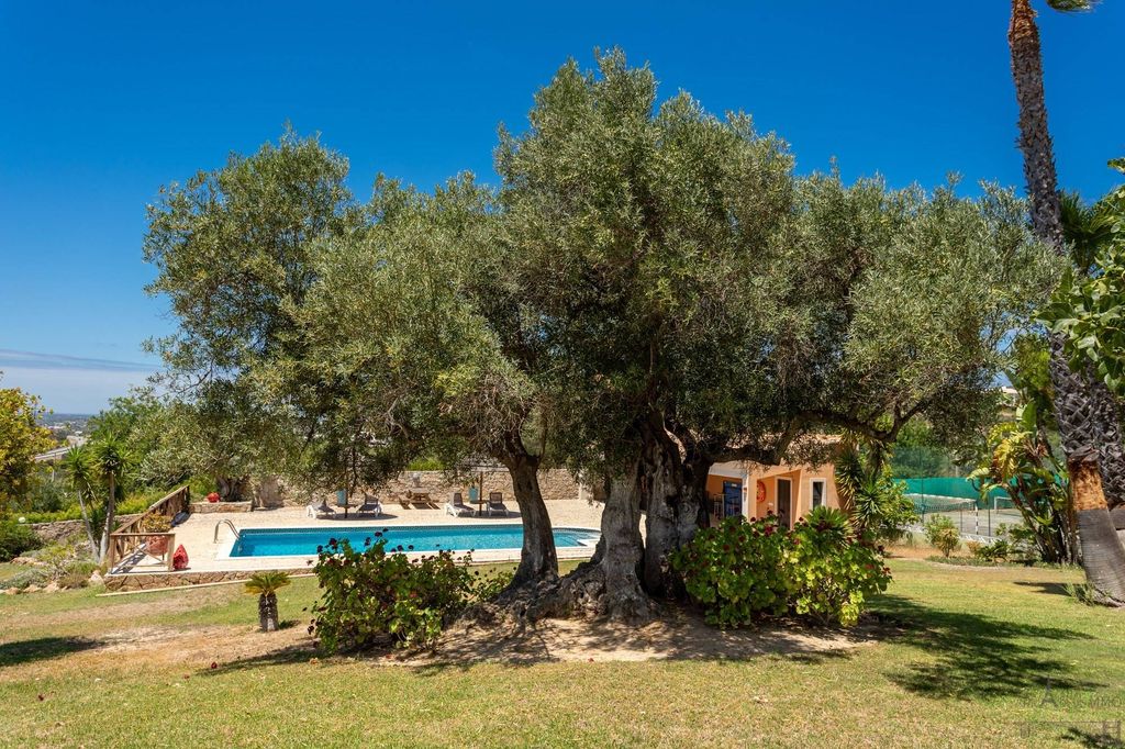Luxury House for sale in Santa Bárbara de Nexe, 1 300 000 €, Photo 3