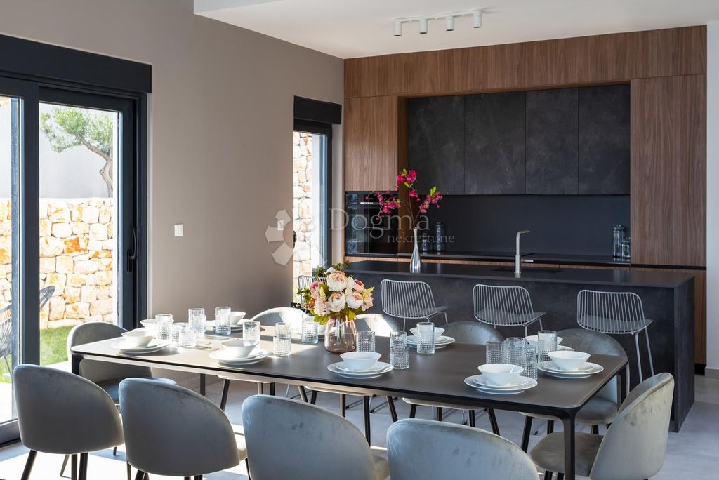 Luxury House for sale in Dugi Rat, 1 850 000 €, Photo 7