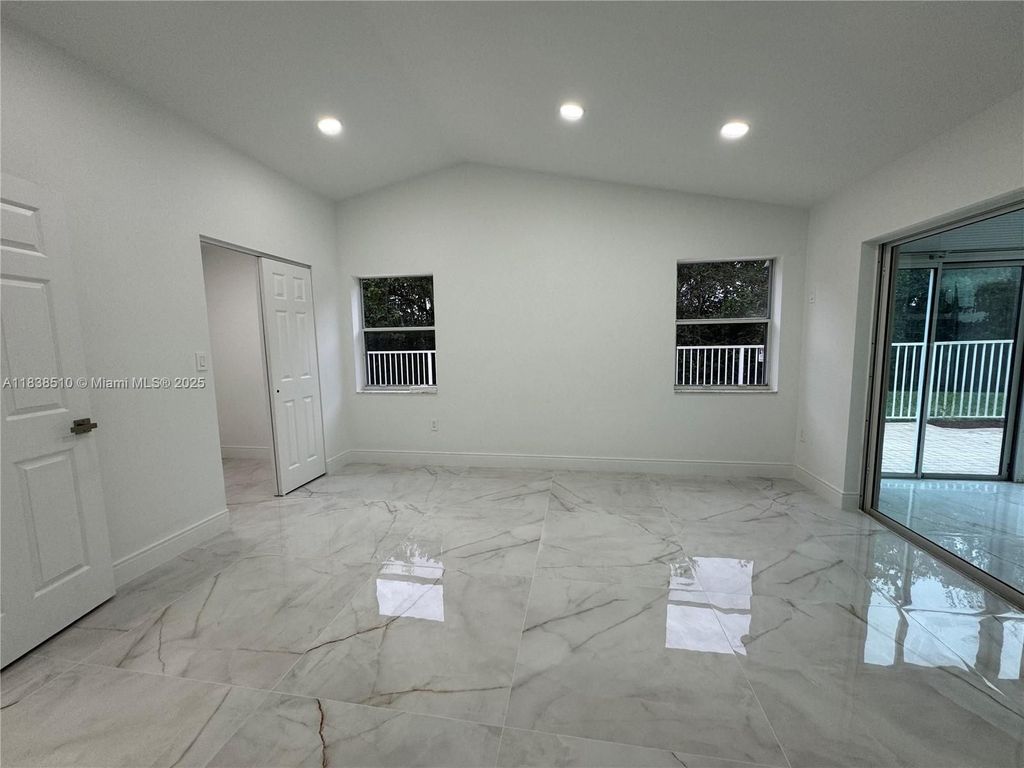 Luxury House for sale in Hollywood, 680 989 €, Photo 6
