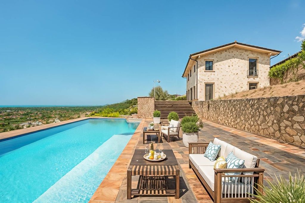 Maison de luxe à vendre à Seravezza, 1 850 000 €, Photo 1