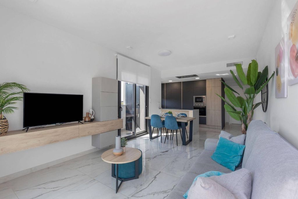 Luxury Apartment for sale in Playas de Orihuela, 495 000 €, Photo 5