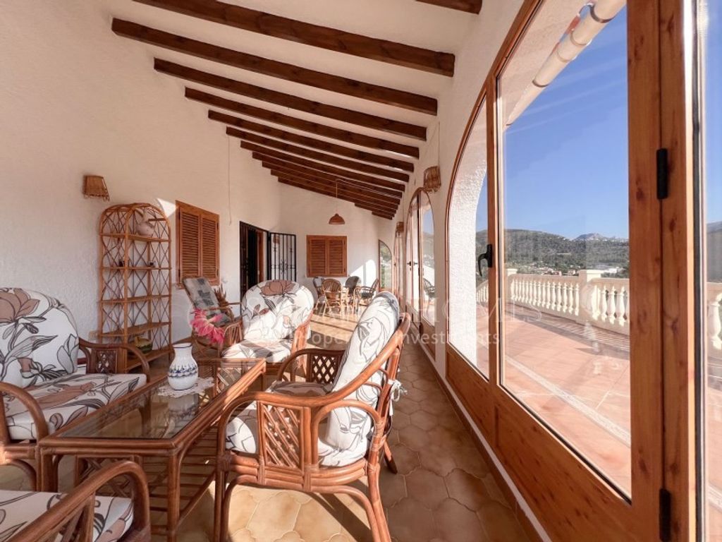 Maison de luxe à vendre à Orba, 690 000 €, Photo 1