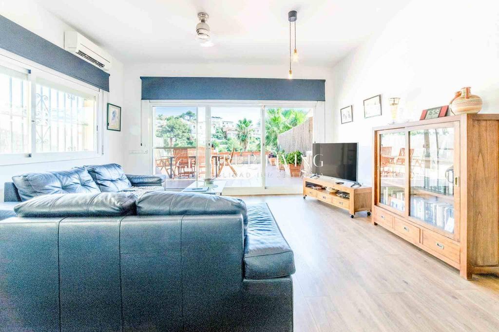 Luxury House for sale in Sitges, 799 000 €, Photo 2