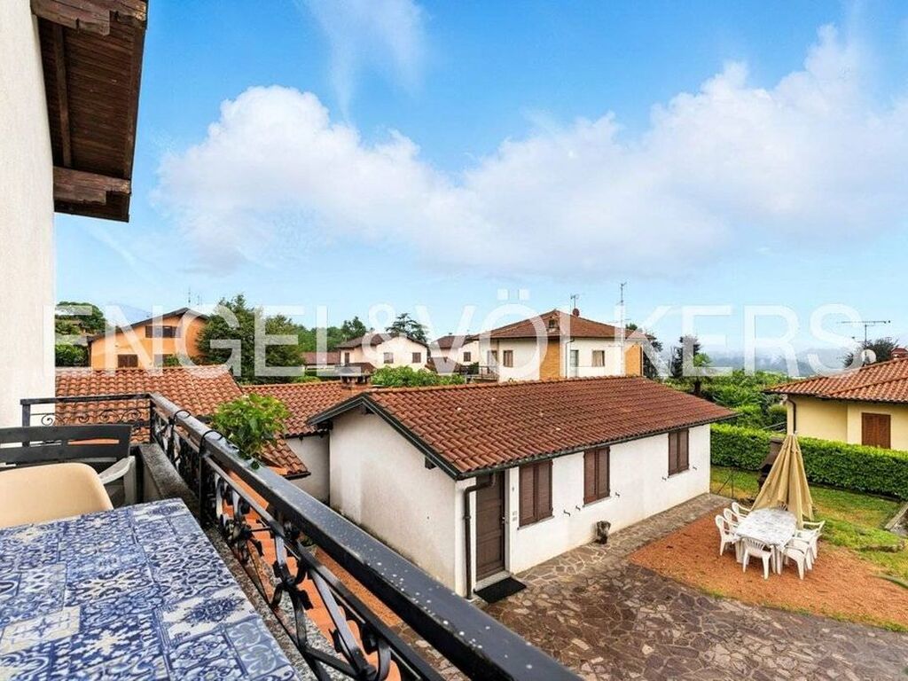 Luxury House for sale in Clivio, 520 000 €, Photo 3