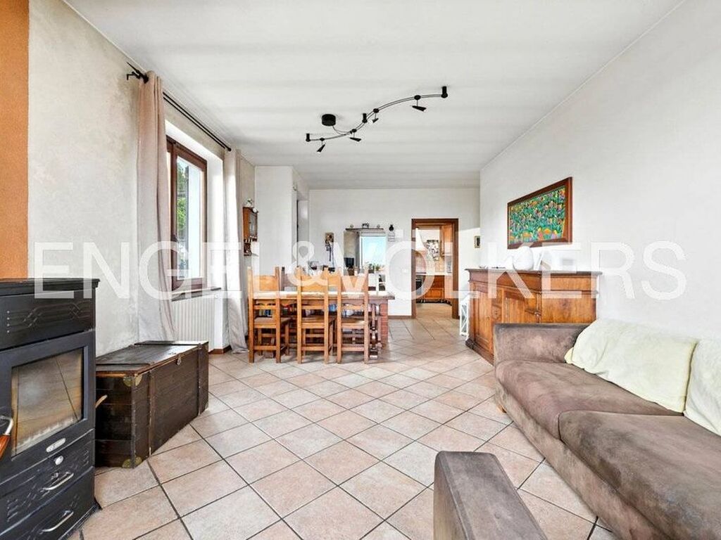 Luxury House for sale in Clivio, 520 000 €, Photo 6