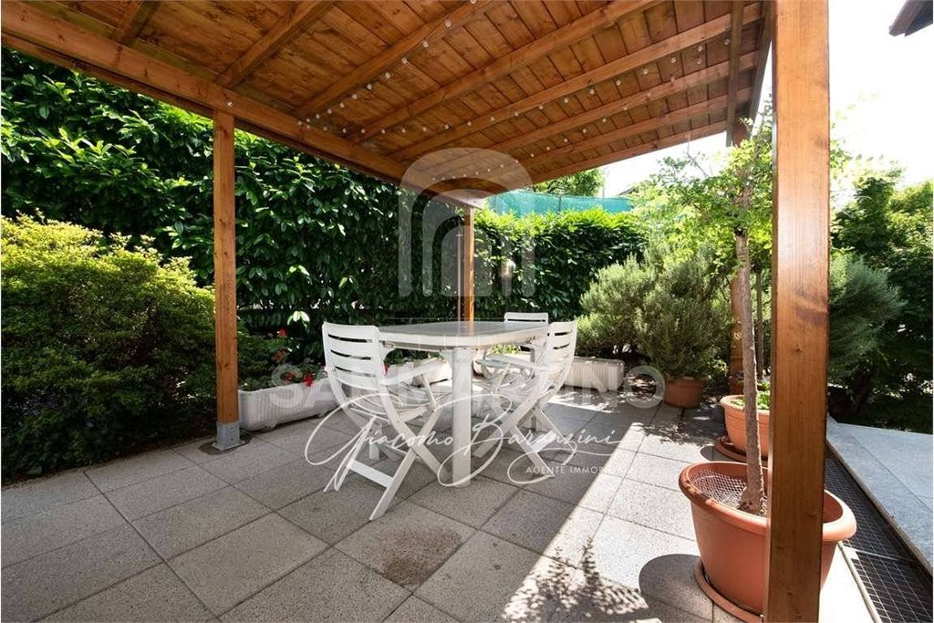 Luxury House for sale in Gavirate, 580 000 €, Photo 7