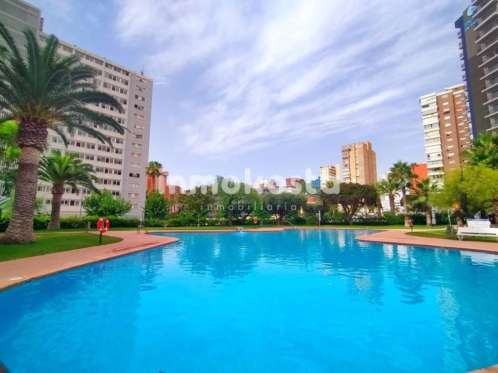 Luxury Apartment for sale in Benidorm, 495 000 €, Photo 1