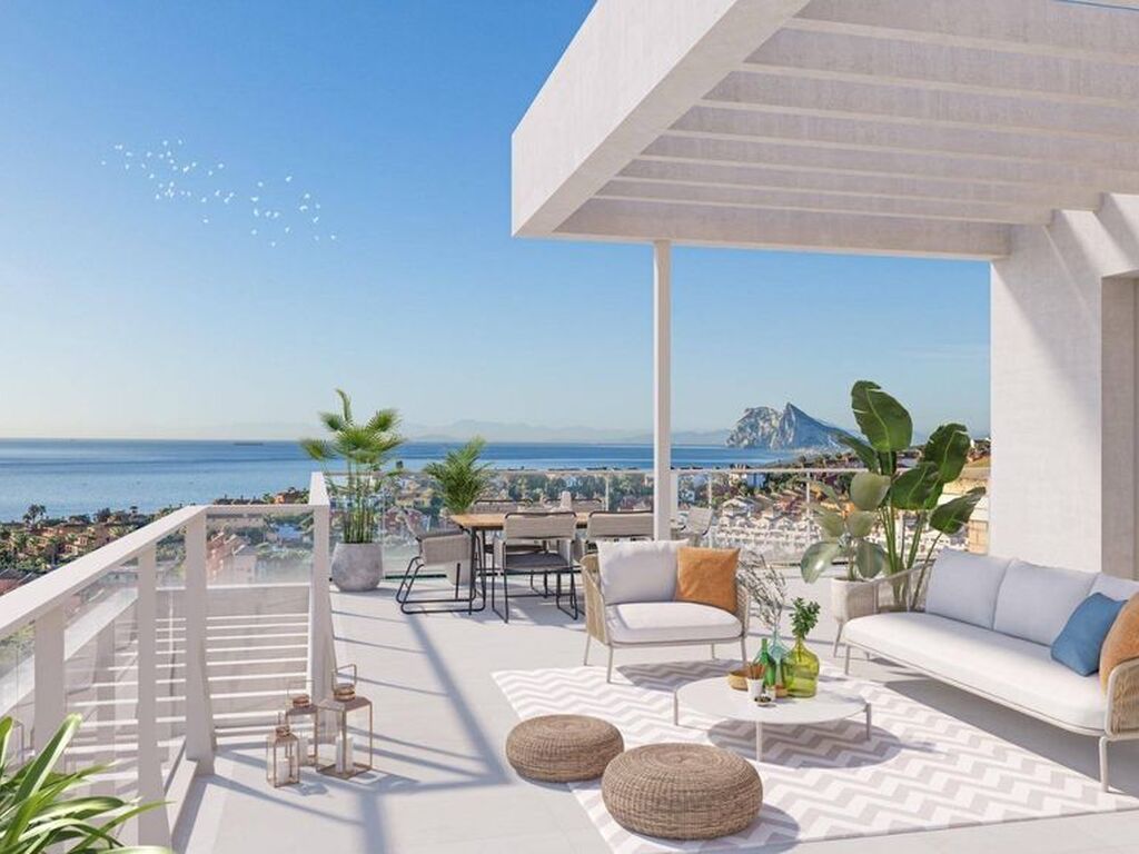 Luxury Apartment for sale in La Línea de La Concepción, 743 000 €, Photo 2