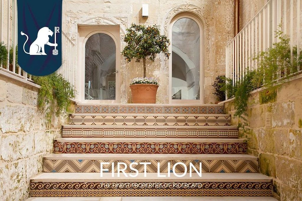 Luxury House for sale in Lecce, 3 000 000 €, Photo 1