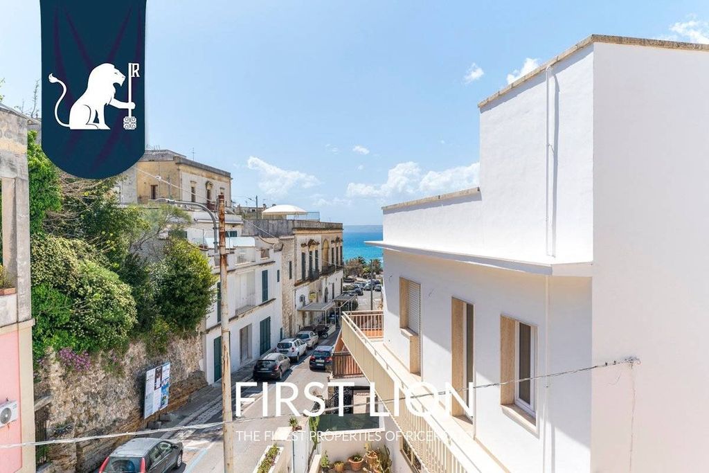 Luxury House for sale in Castro, 990 000 €, Photo 1