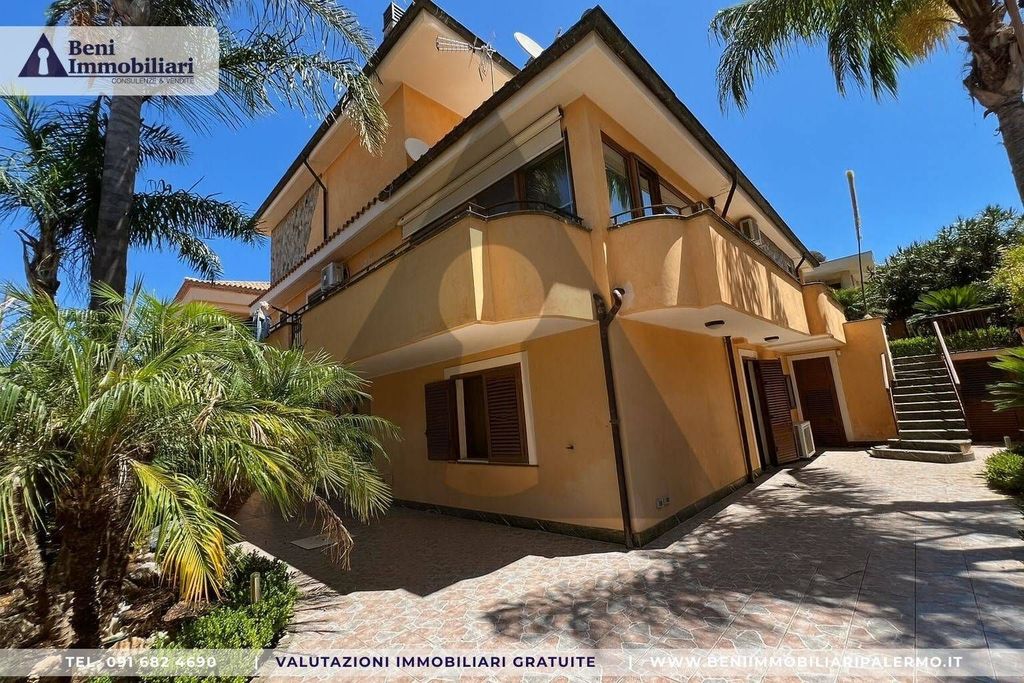 Luxury House for sale in Bagheria, 950 000 €, Photo 1