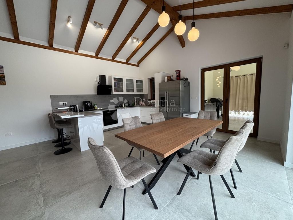 Luxury House for sale in Tinjan, 627 000 €, Photo 3
