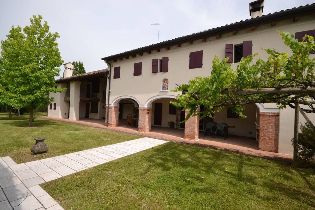 Luxury House for sale in Casier, 1 350 000 €, Photo 1