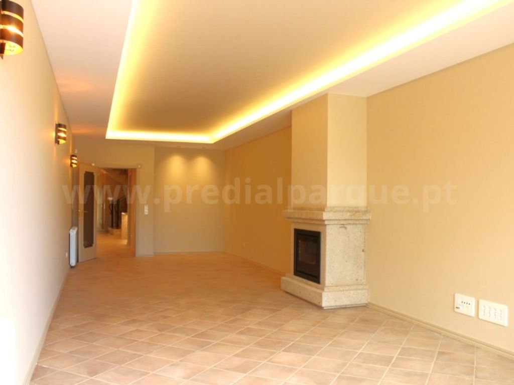 Luxury House for sale in Vila Nova de Gaia, 450 000 €, Photo 1