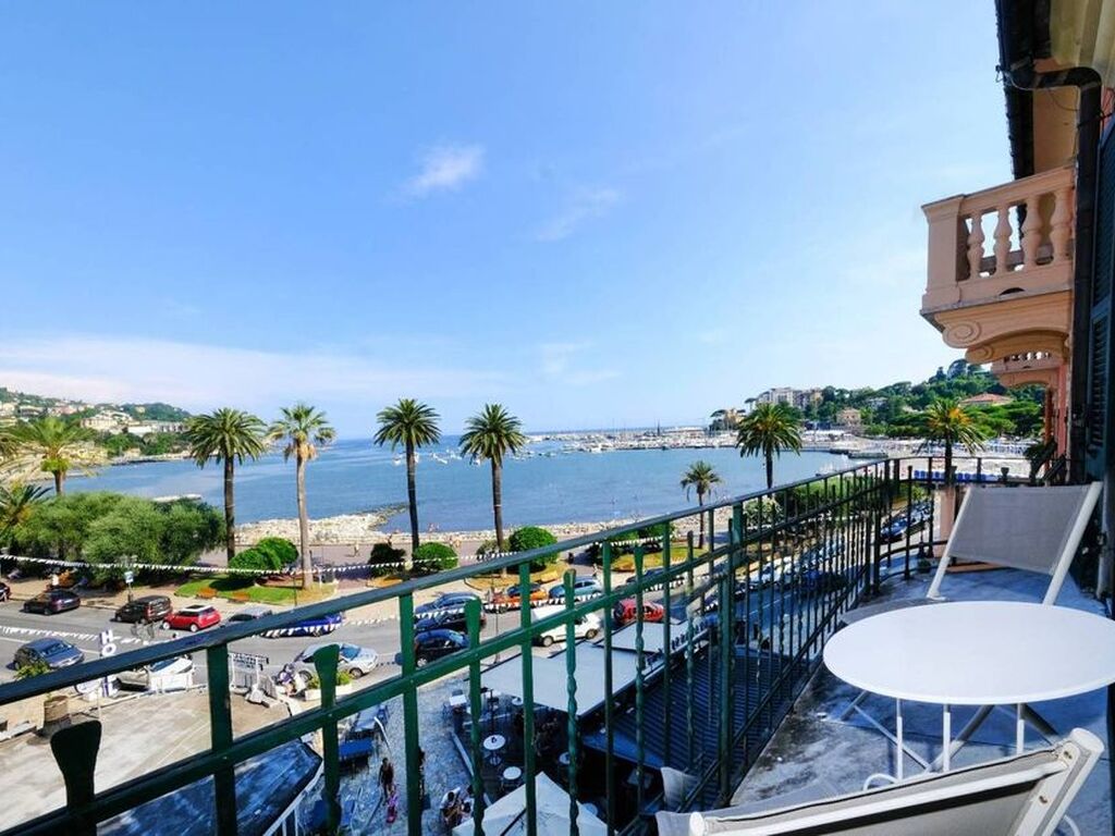 Luxury Apartment for sale in Rapallo, 990 000 €, Photo 1