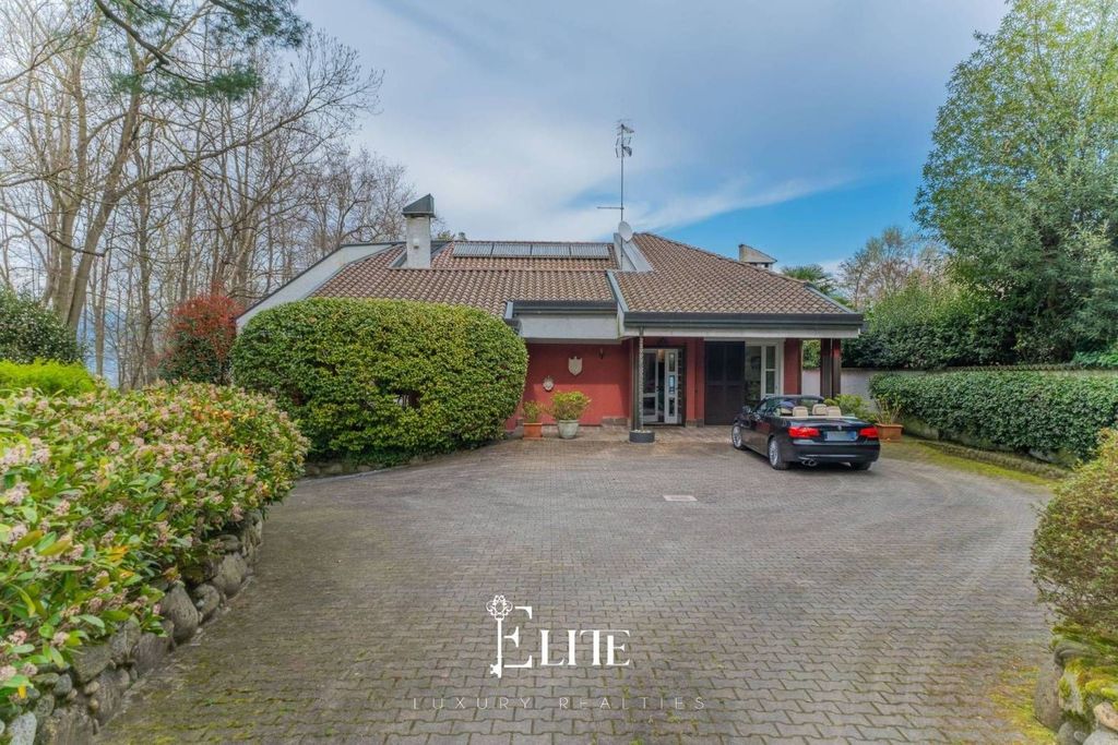 Luxury House for sale in Ranco, 2 200 000 €, Photo 1