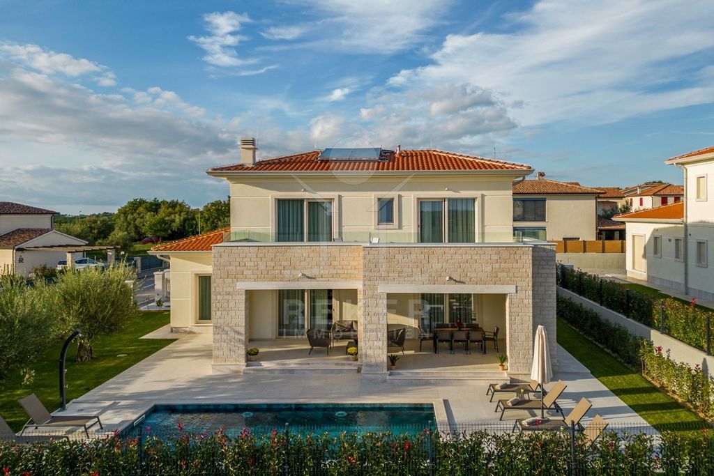 Maison de luxe à vendre à Porec, 1 450 000 €, Photo 2