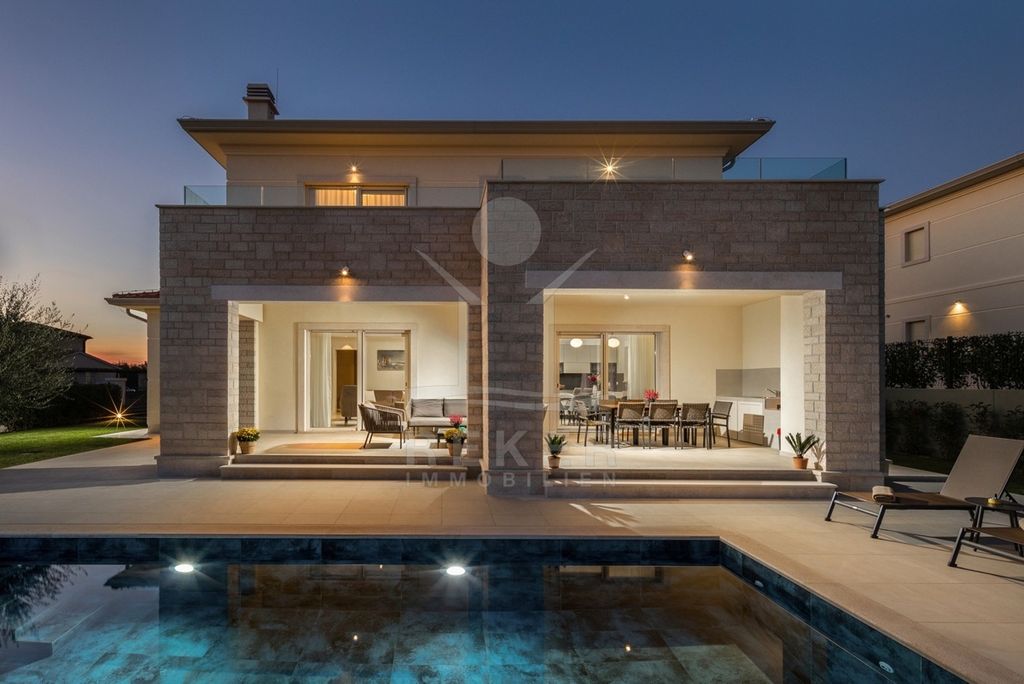 Maison de luxe à vendre à Porec, 1 450 000 €, Photo 4