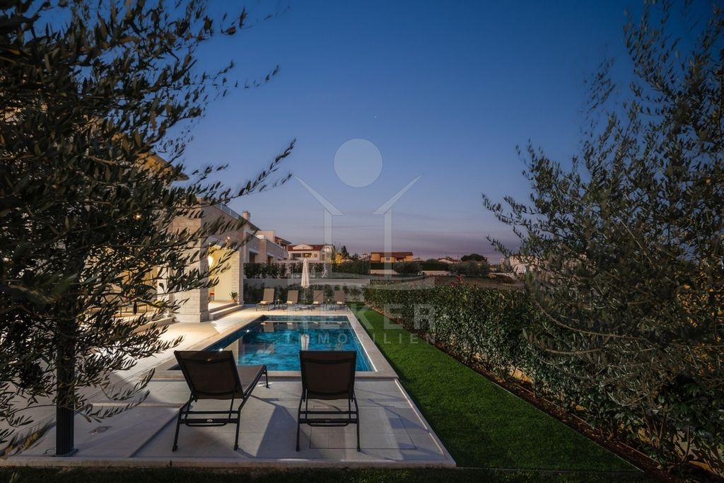 Maison de luxe à vendre à Porec, 1 450 000 €, Photo 7