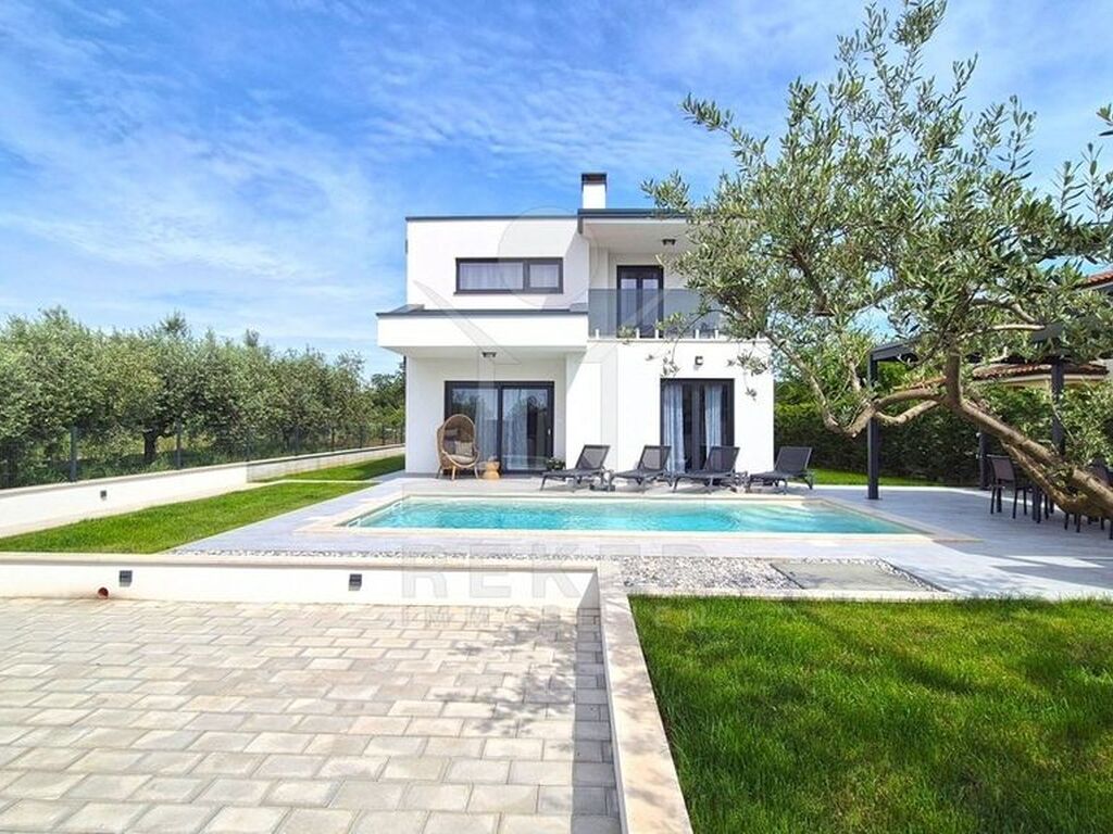 Maison de luxe à vendre à Porec, 650 000 €, Photo 2