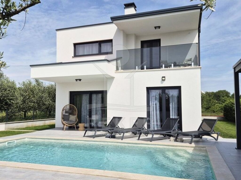 Maison de luxe à vendre à Porec, 650 000 €, Photo 3