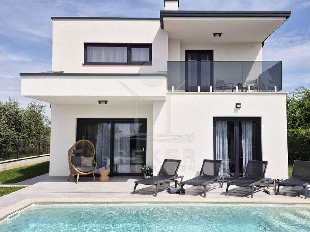Maison de luxe à vendre à Porec, 650 000 €, Photo 4