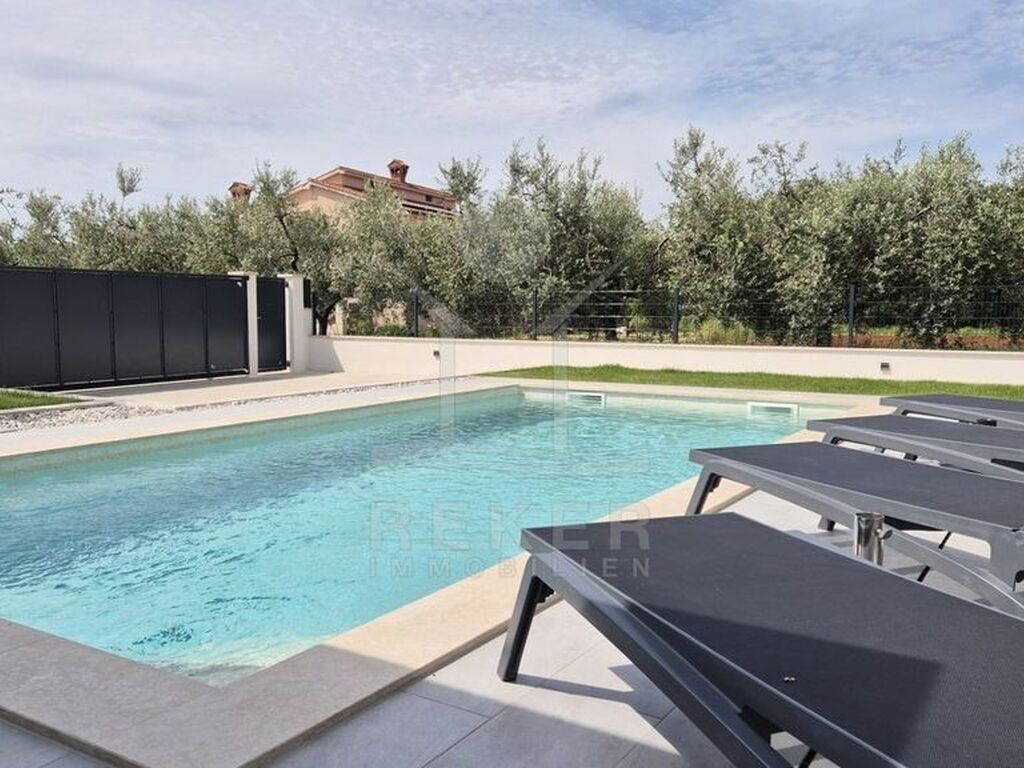 Maison de luxe à vendre à Porec, 650 000 €, Photo 6