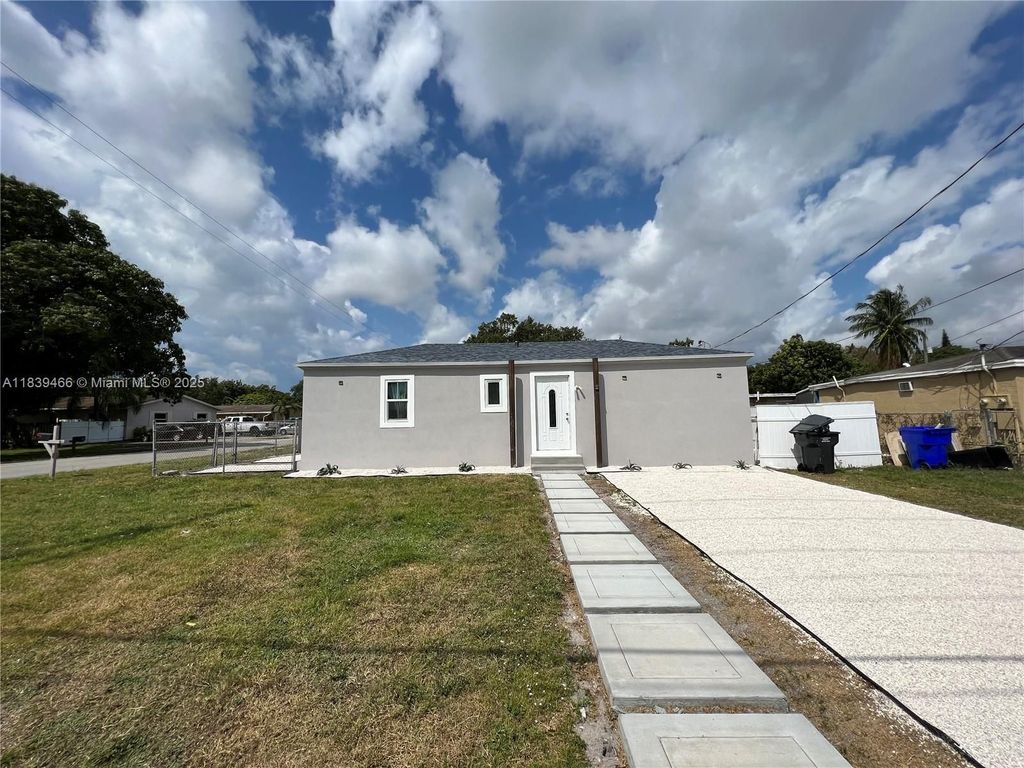 Luxury House for sale in Hollywood, 643 834 €, Photo 2