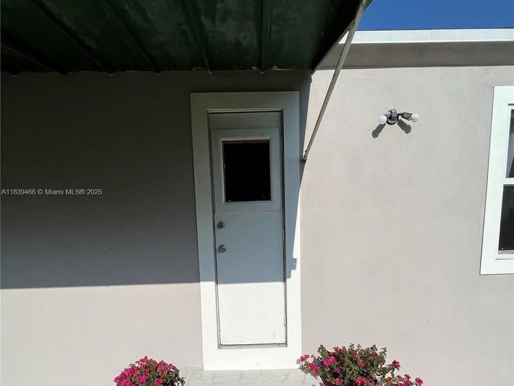 Luxury House for sale in Hollywood, 643 834 €, Photo 4