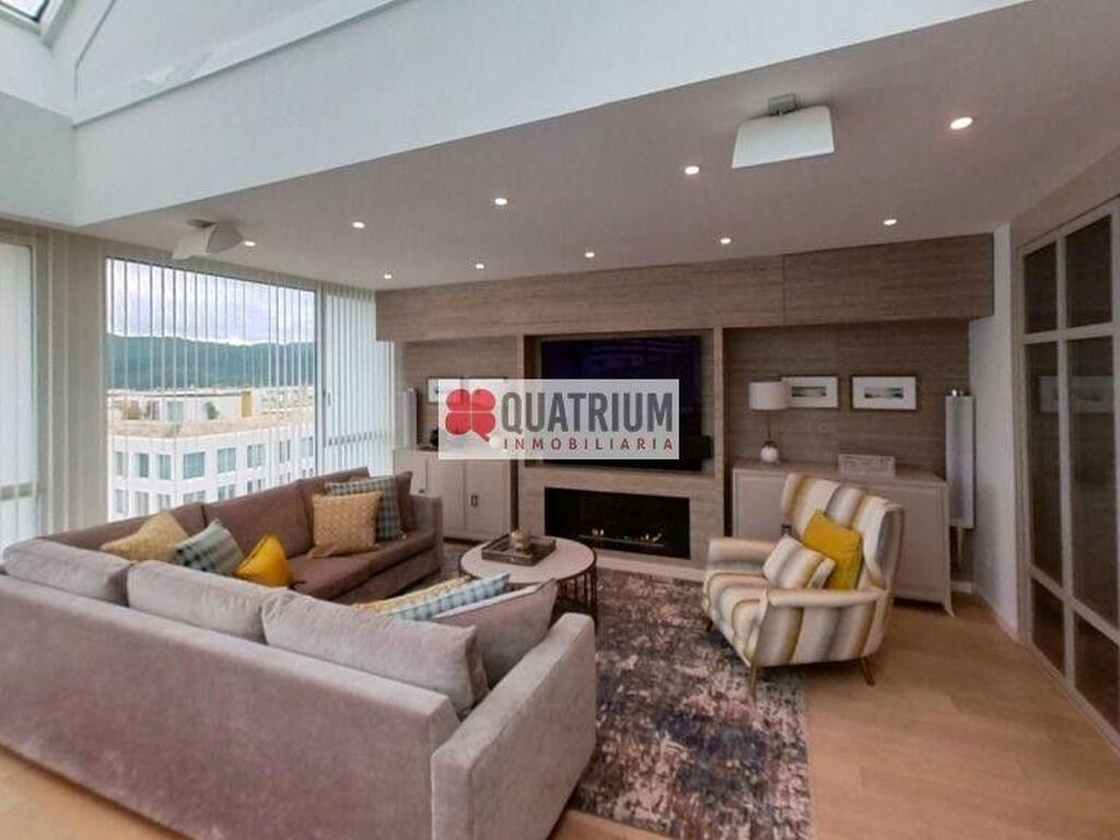 Luxury Apartment for sale in Santiago de Compostela, 790 000 €, Photo 1