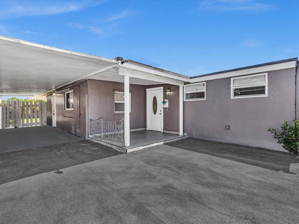 Luxury House for sale in Hollywood, 462 702 €, Photo 2