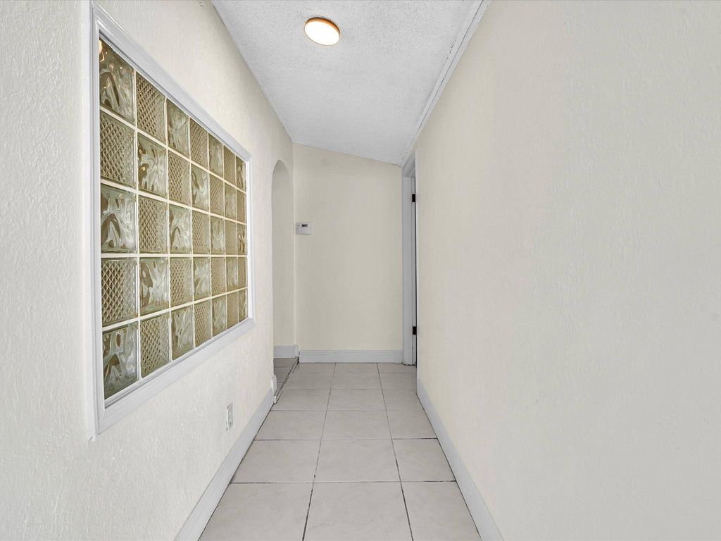 Luxury House for sale in Hollywood, 462 702 €, Photo 4