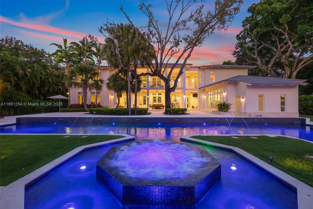 Luxury House for sale in Pinecrest, 8 580 156 €, Photo 1