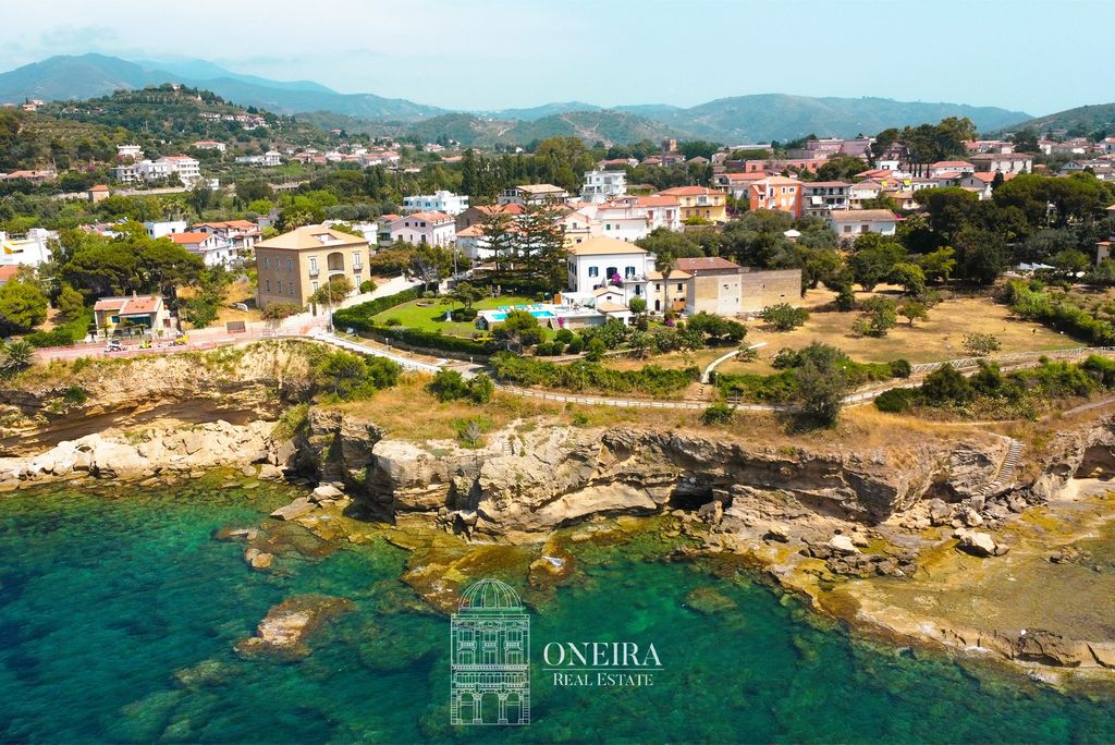 Luxury House for sale in Castellabate, 4 500 000 €, Photo 1