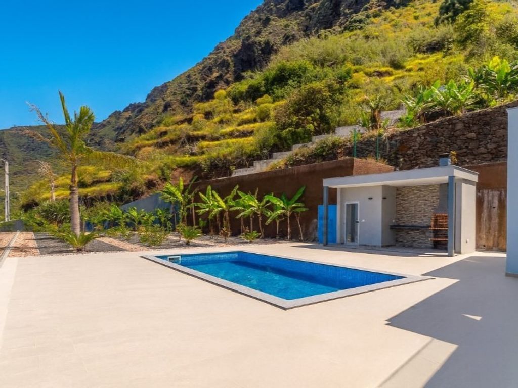 Luxury House for sale in Calheta, 1 150 000 €, Photo 1