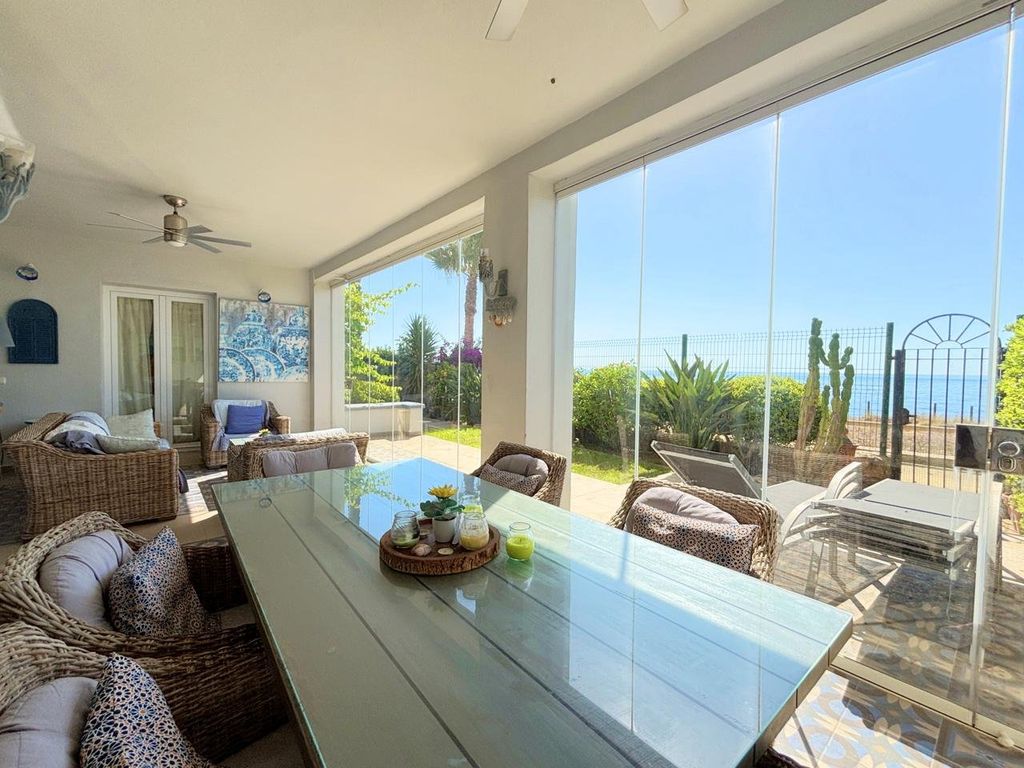 Luxury Apartment for sale in Casares, 995 000 €, Photo 1