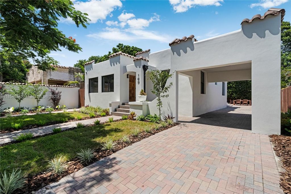 Luxury House for sale in Miami, 1 287 581 €, Photo 1