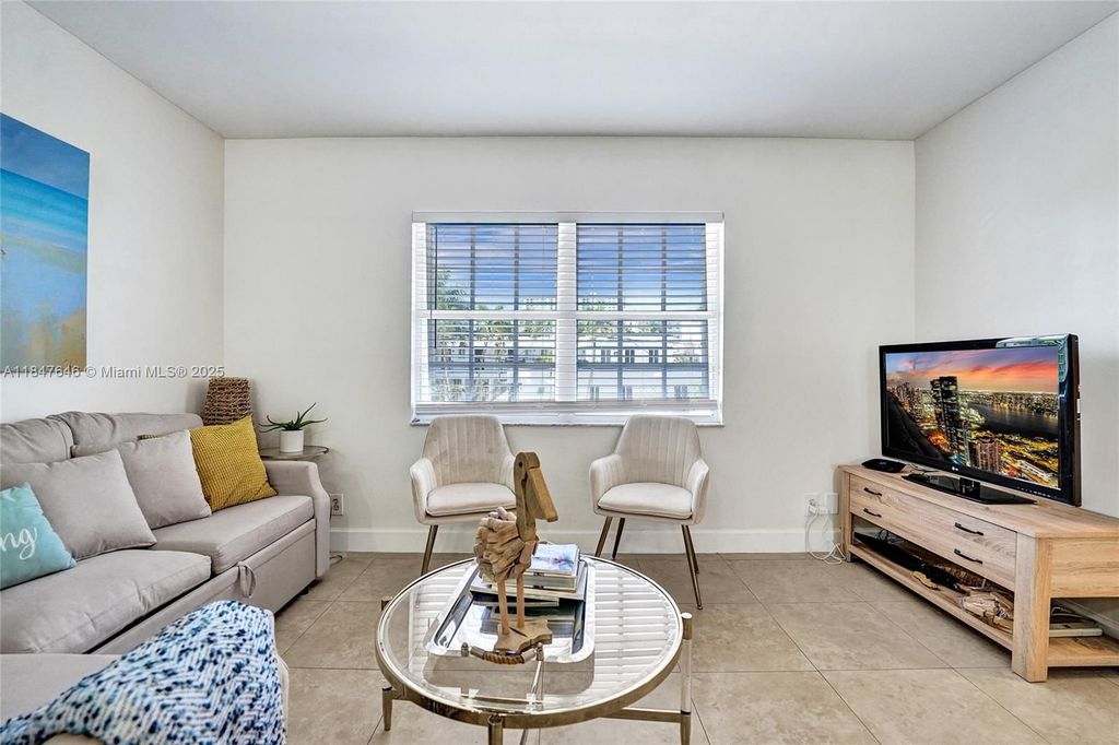 Luxury House for sale in Hollywood, 850 995 €, Photo 5