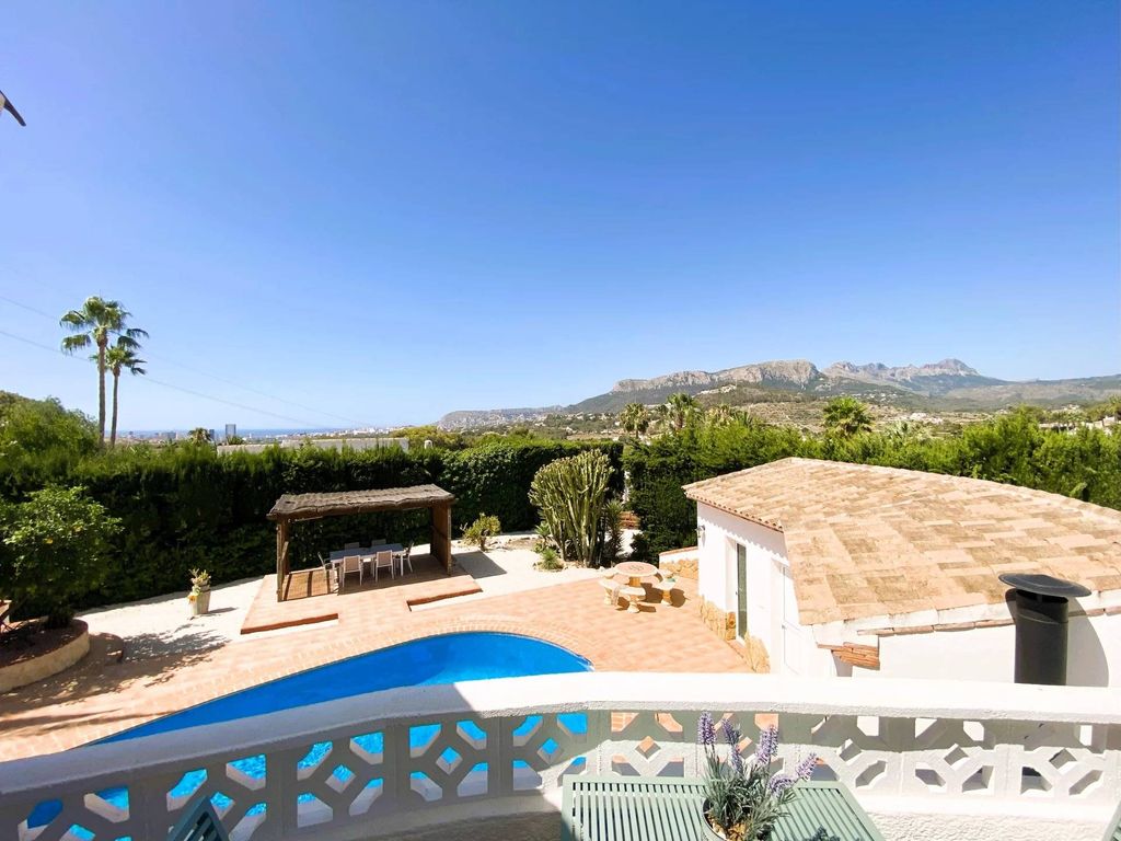 Maison de luxe à vendre à Calp, 749 000 €, Photo 1