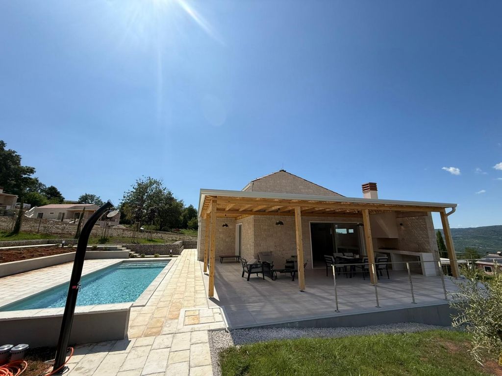 Maison de luxe à vendre à Motovun, 760 000 €, Photo 2