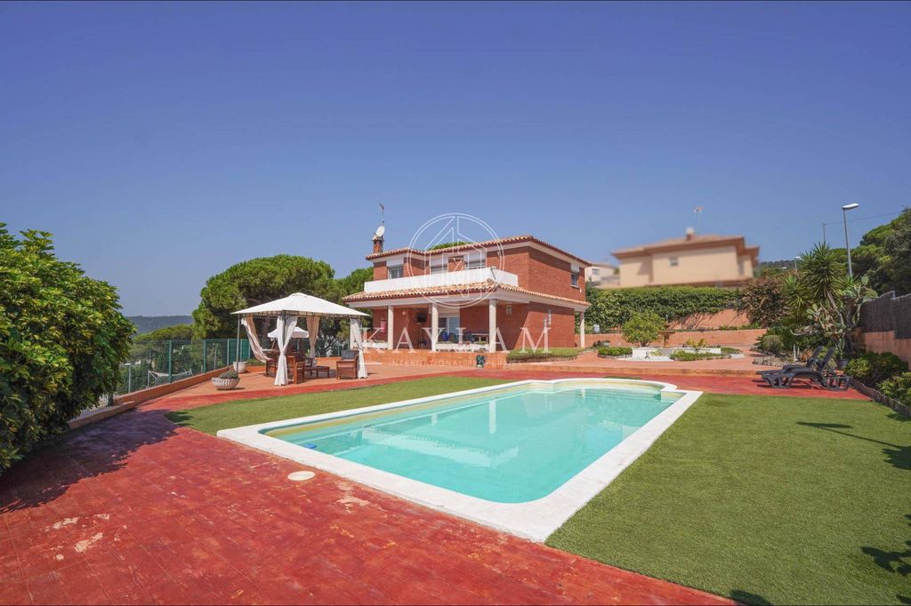 Maison de luxe à vendre à Lloret de Mar, 755 000 €, Photo 1